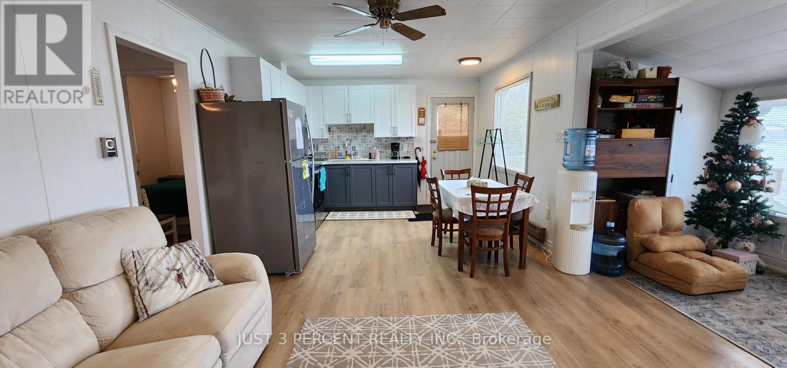 #3 6060 CURTIS POINT ROAD - 20