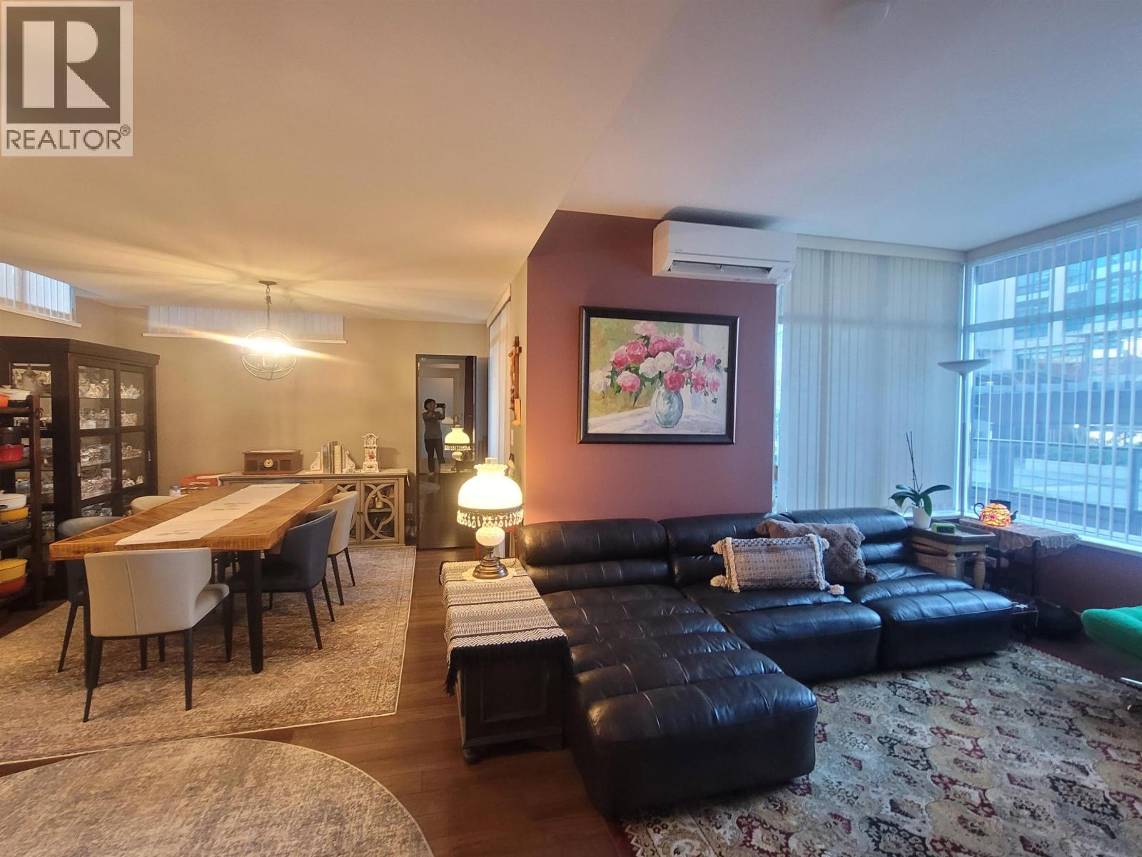 TH2 2077 ROSSER AVENUE, Burnaby