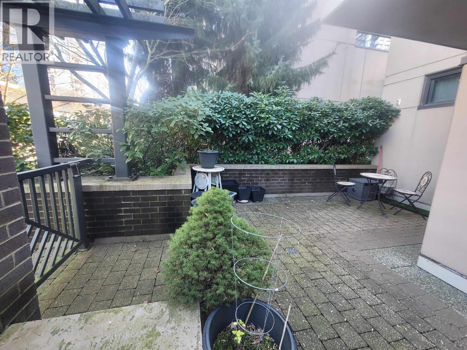 TH2 2077 ROSSER AVENUE, Burnaby