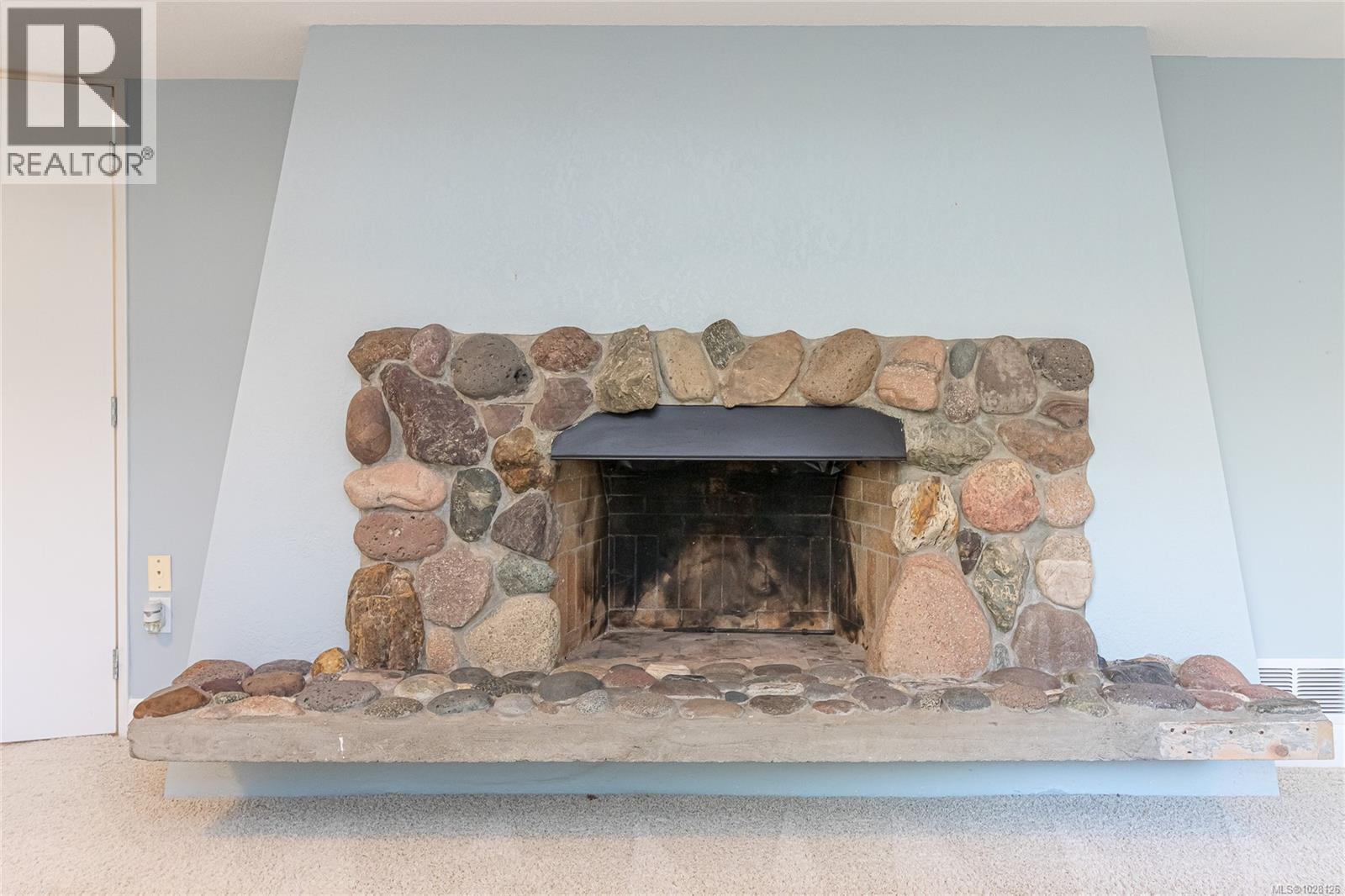 2660 MACDONALD DR E - 37