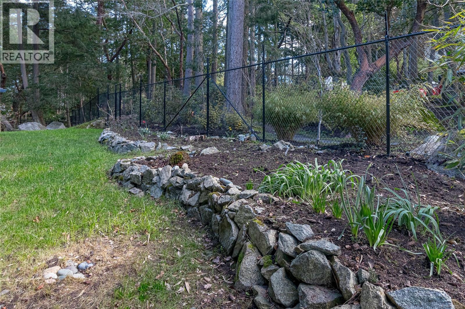 2660 MACDONALD DR E - 43