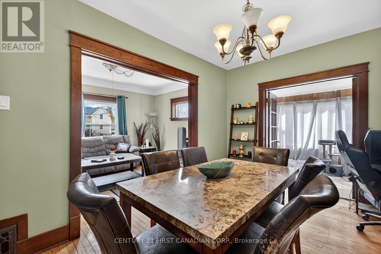 Single Family House for Sale in  MAIN STREET North Middlesex (Parkhill) 