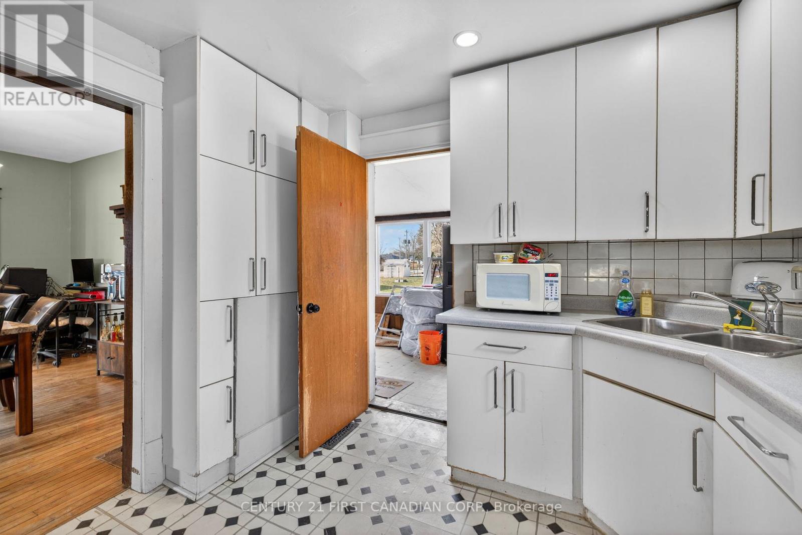 Single Family House for Sale in  MAIN STREET North Middlesex (Parkhill) 