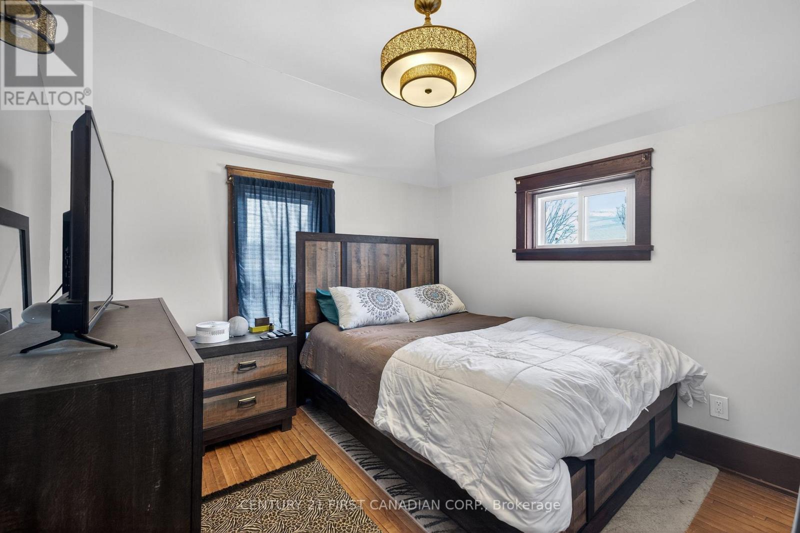 Single Family House for Sale in  MAIN STREET North Middlesex (Parkhill) 