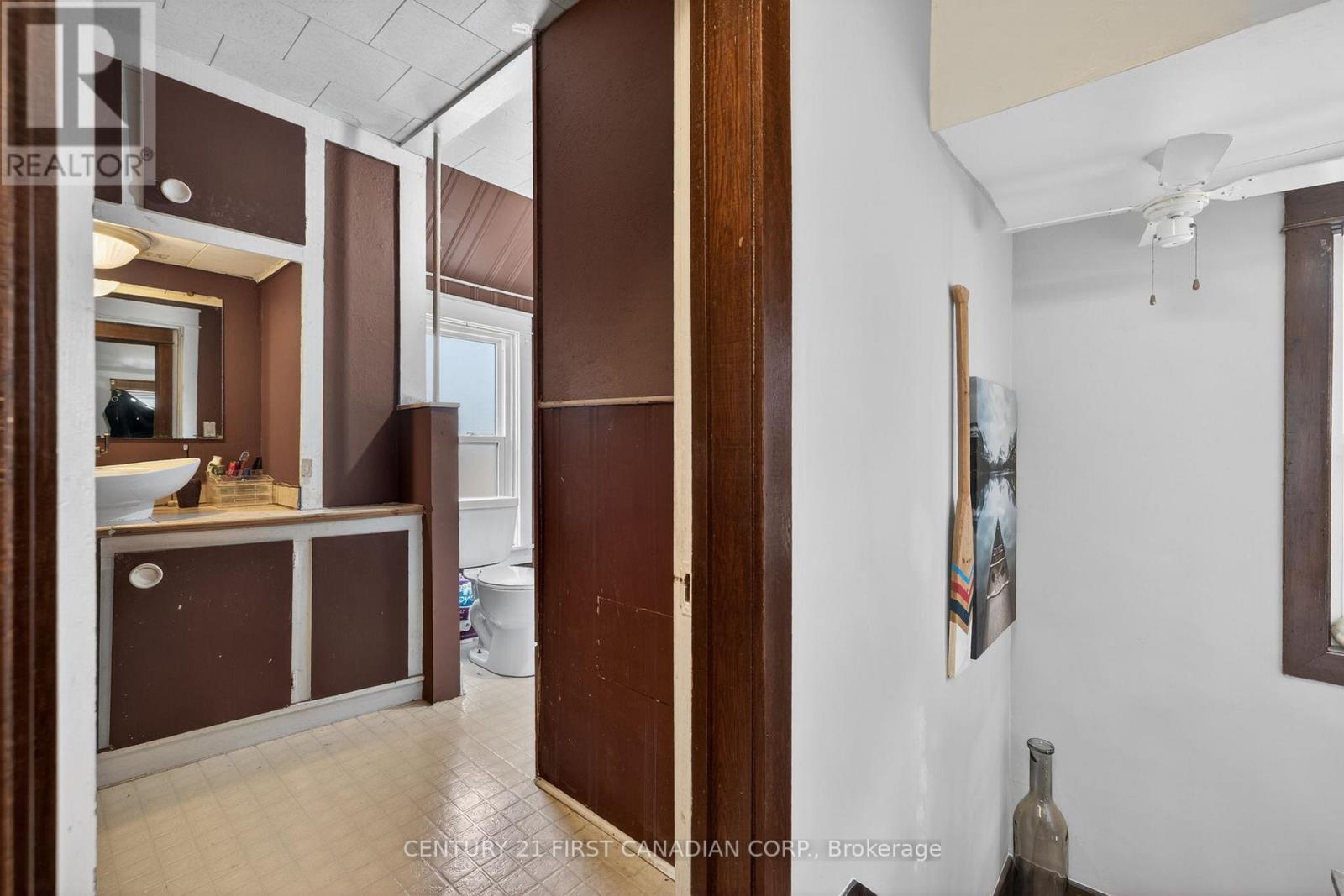 Single Family House for Sale in  MAIN STREET North Middlesex (Parkhill) 