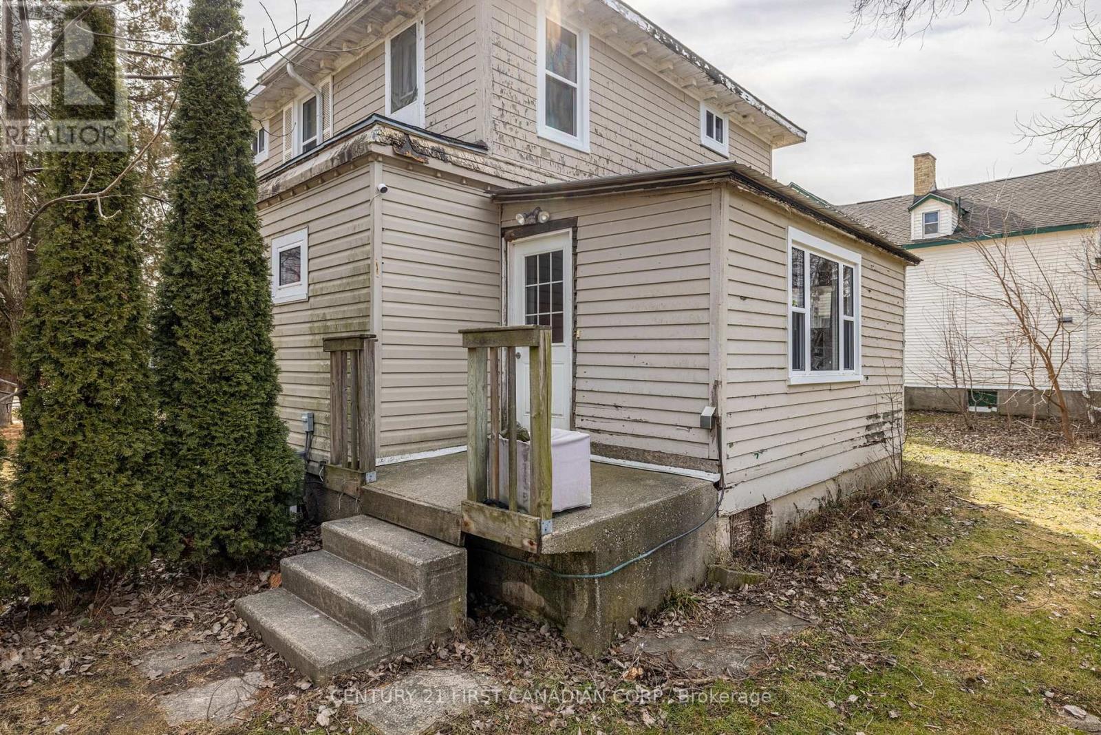 Single Family House for Sale in  MAIN STREET North Middlesex (Parkhill) 