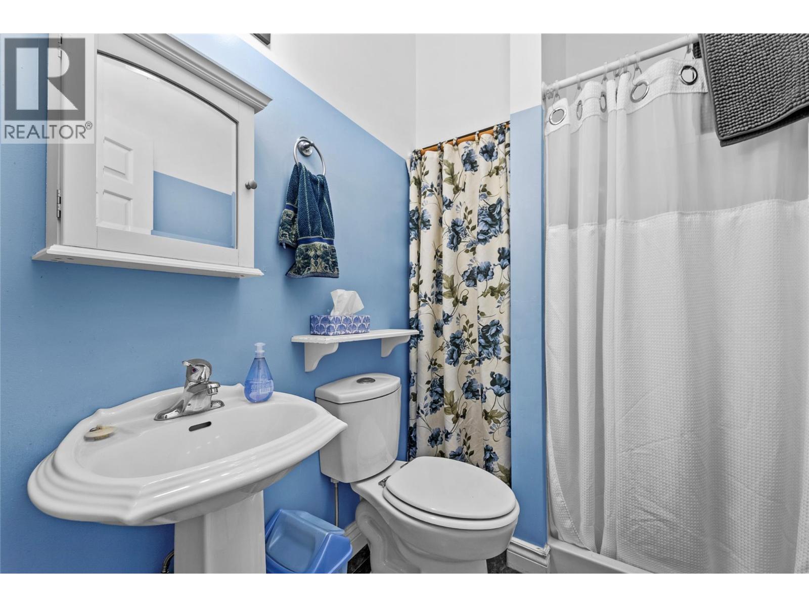 2125 Granite Avenue, Merritt