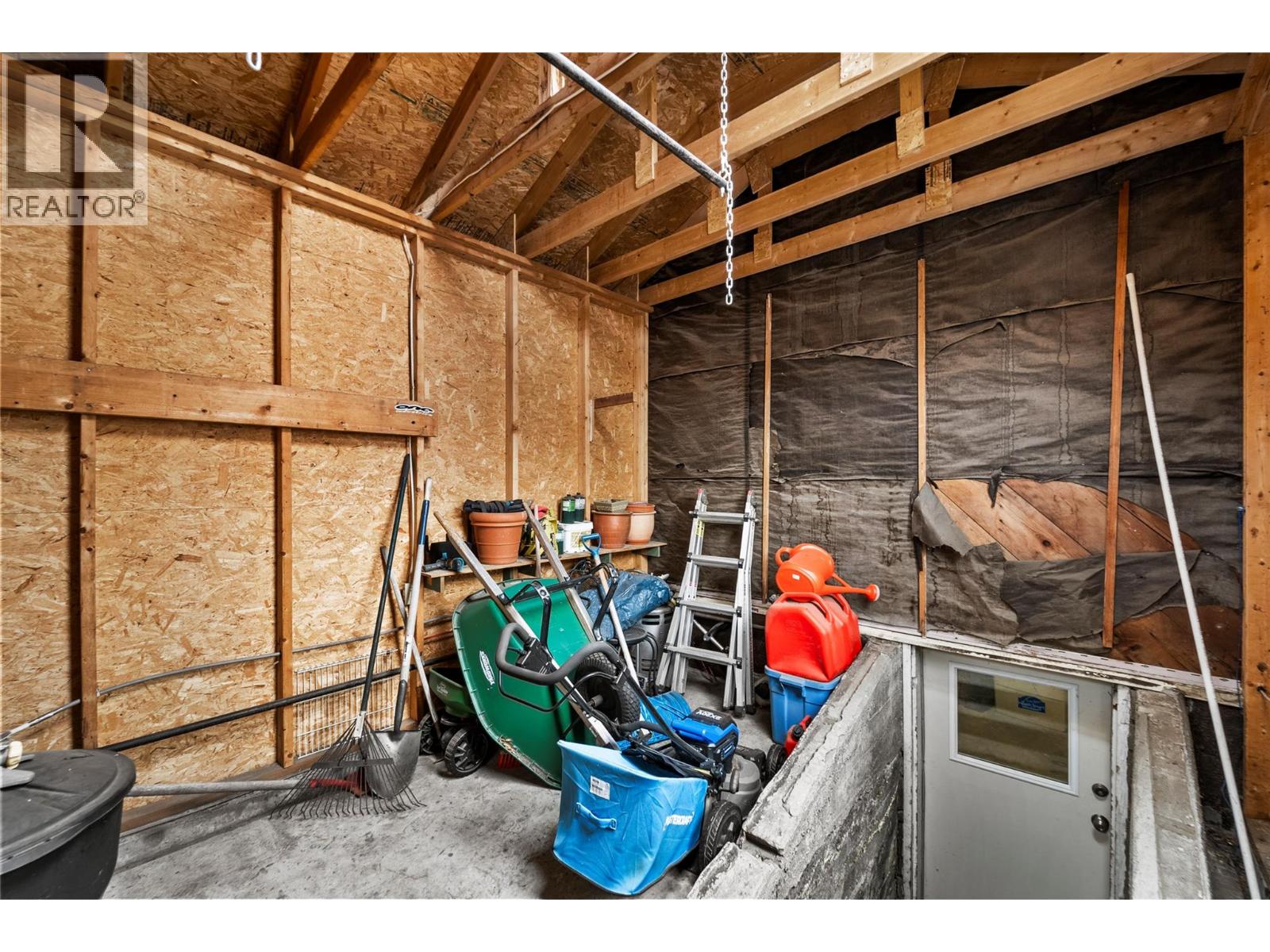 2125 Granite Avenue, Merritt