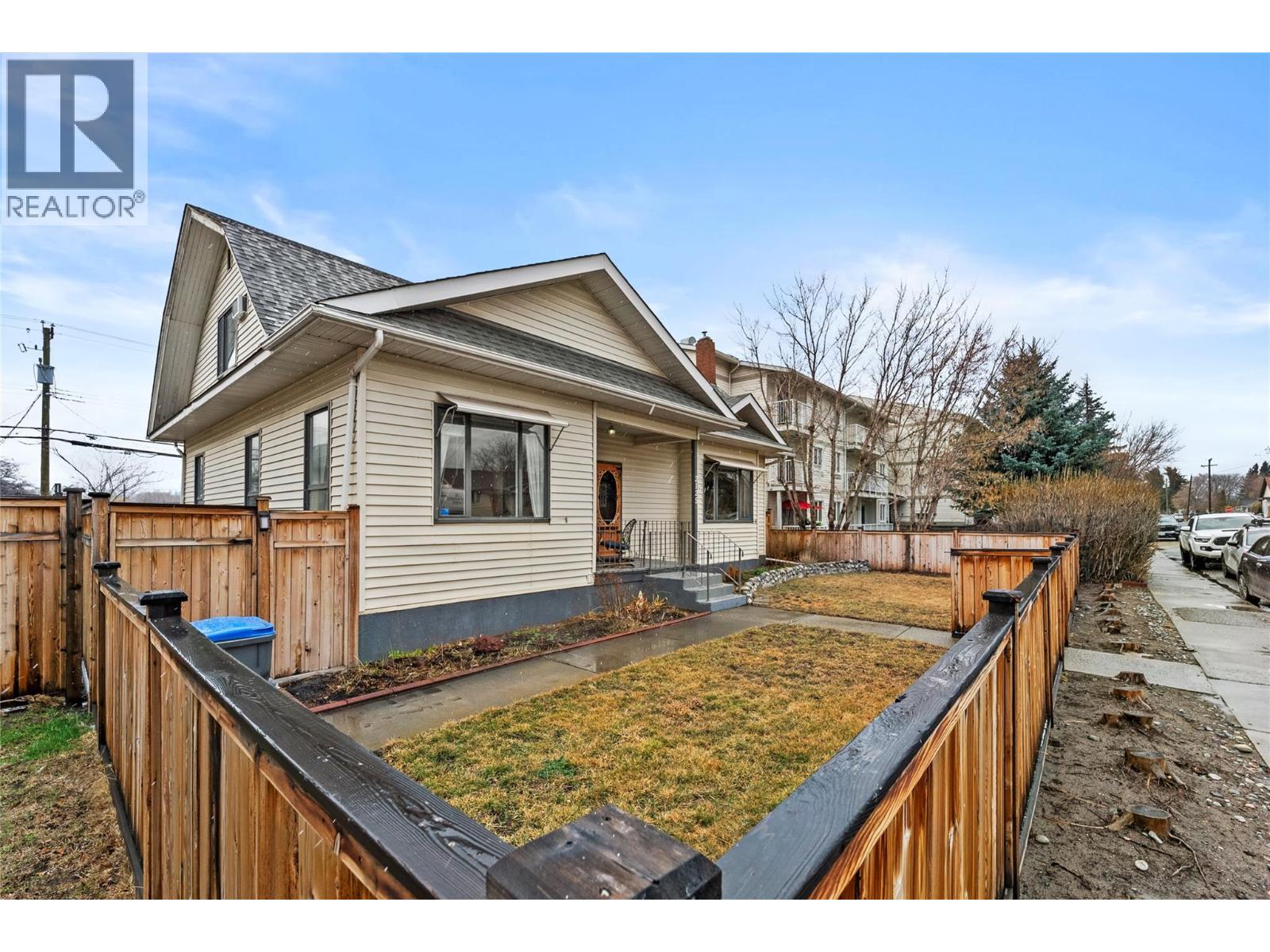 2125 Granite Avenue, Merritt