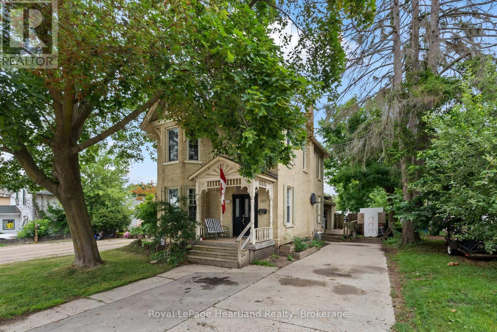 125 ELORA STREET S - 1