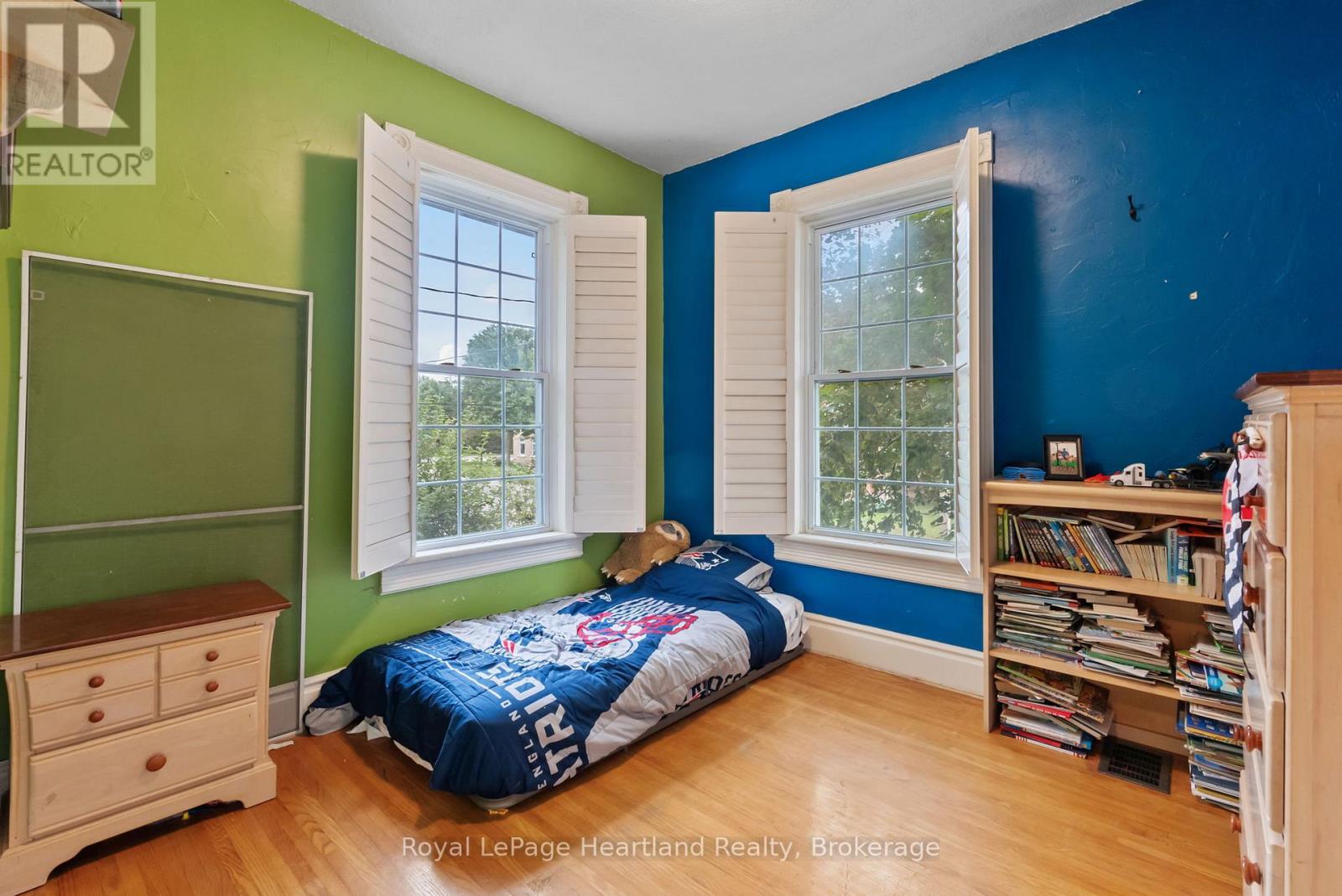 125 ELORA STREET S - 23