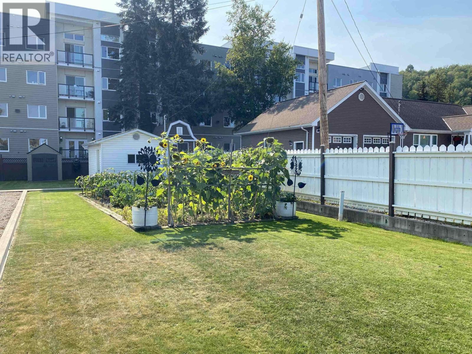 2923 FERRY AVENUE - 13