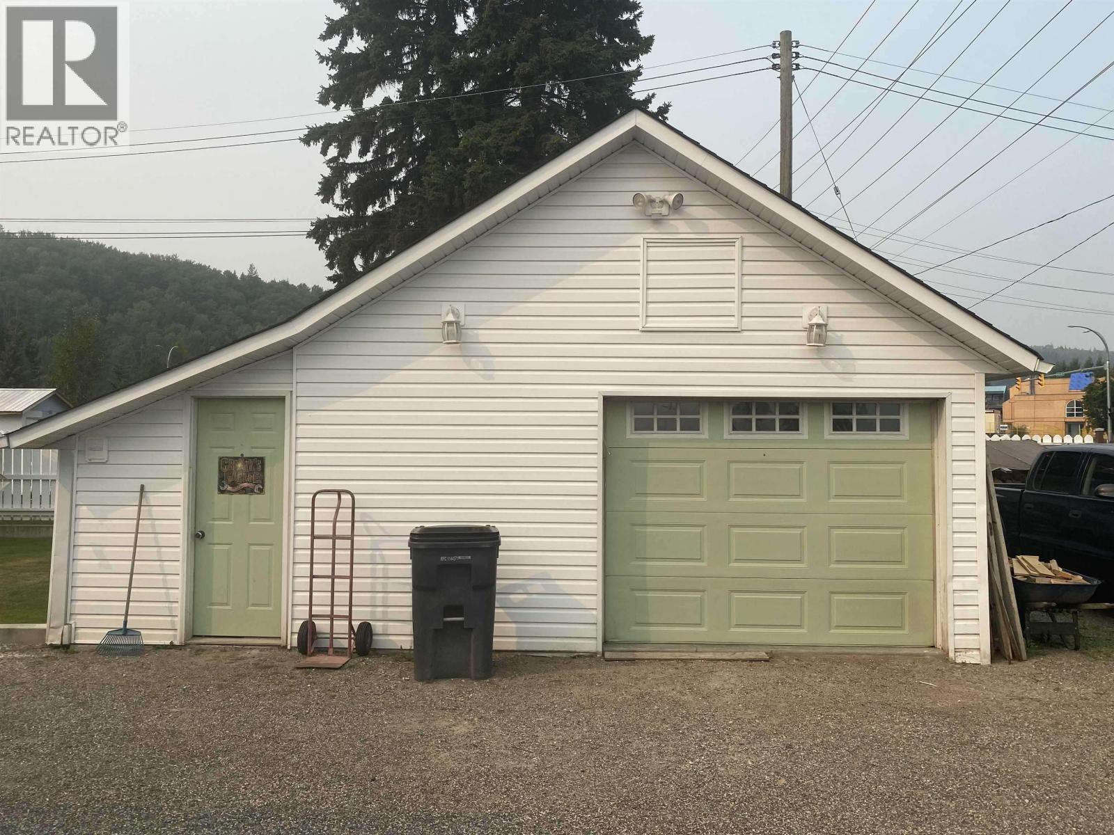 2923 FERRY AVENUE - 22