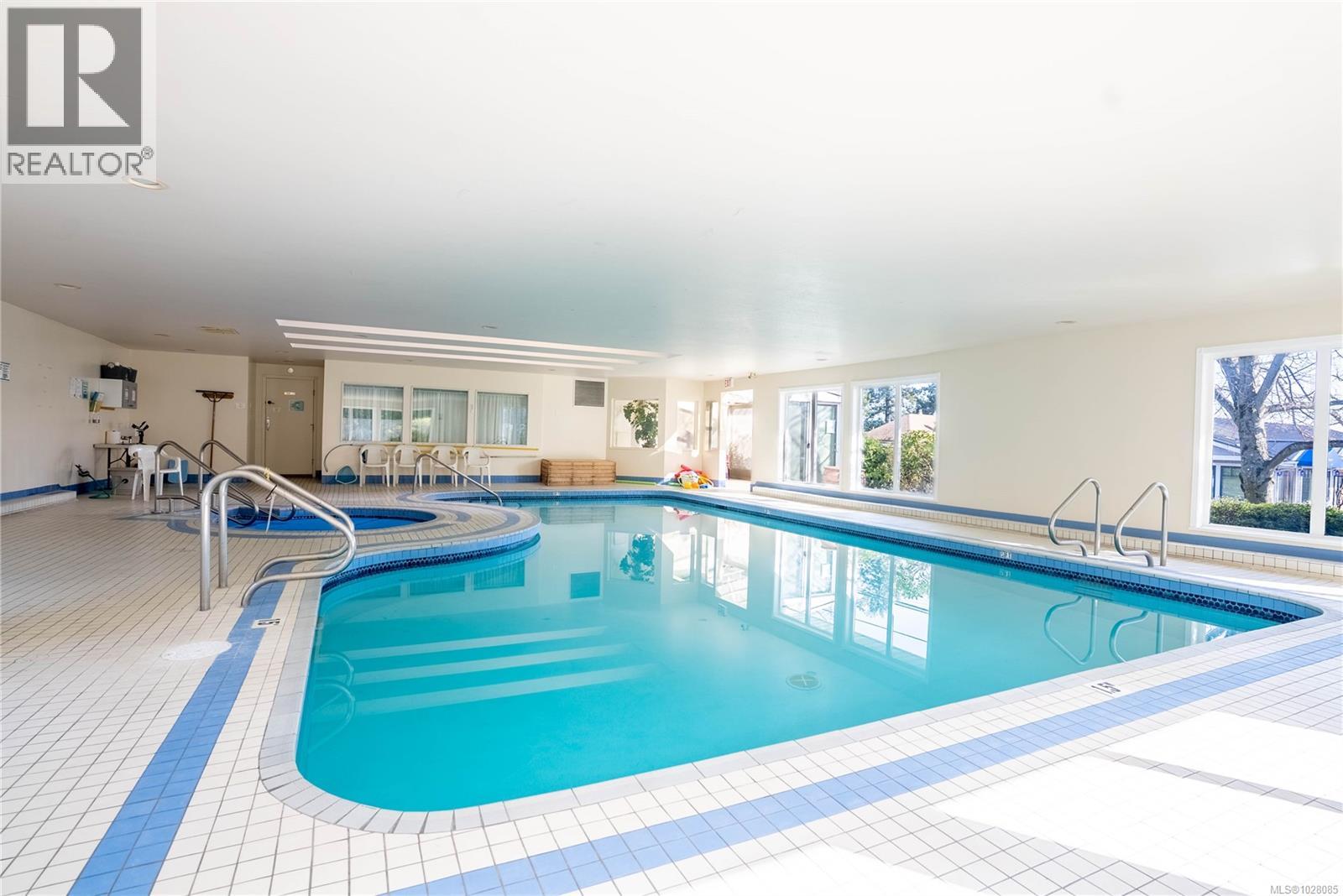 #306 5110 CORDOVA BAY RD - 48