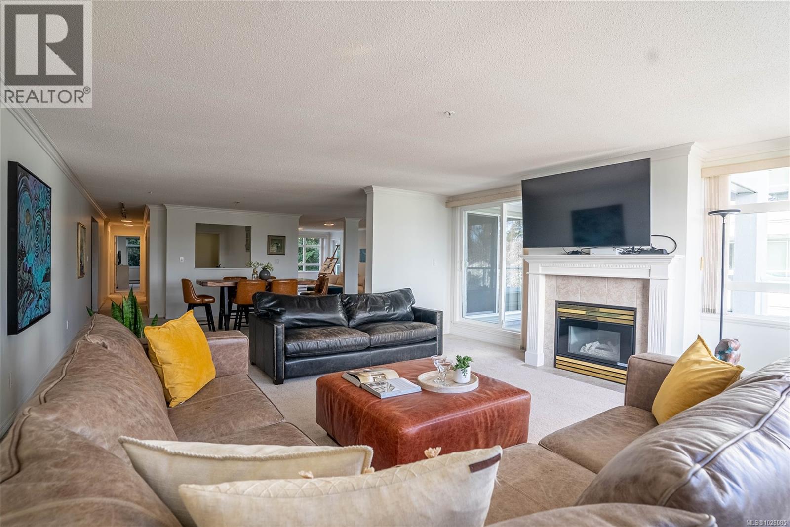 #306 5110 CORDOVA BAY RD - Image 3