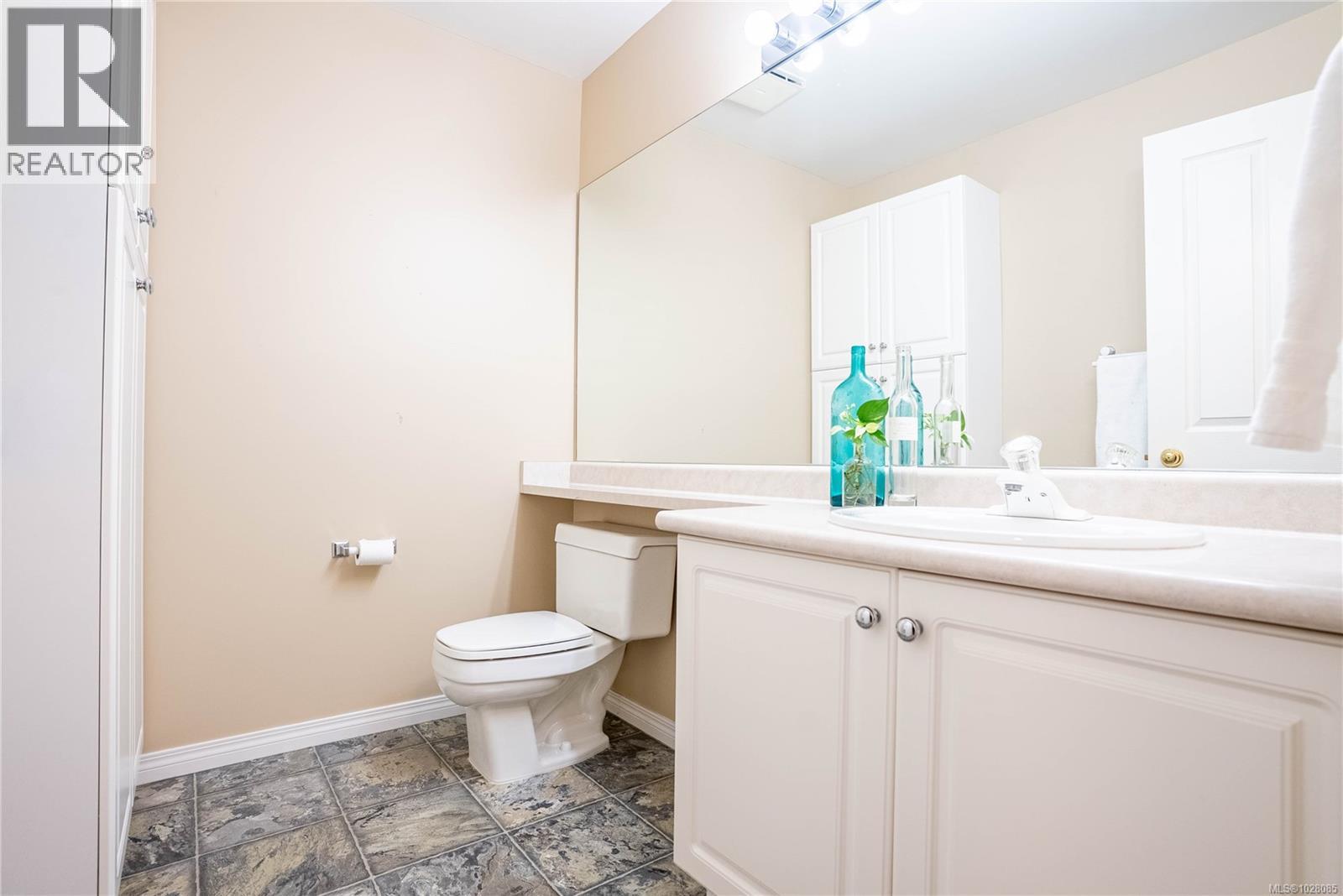 #306 5110 CORDOVA BAY RD - 21