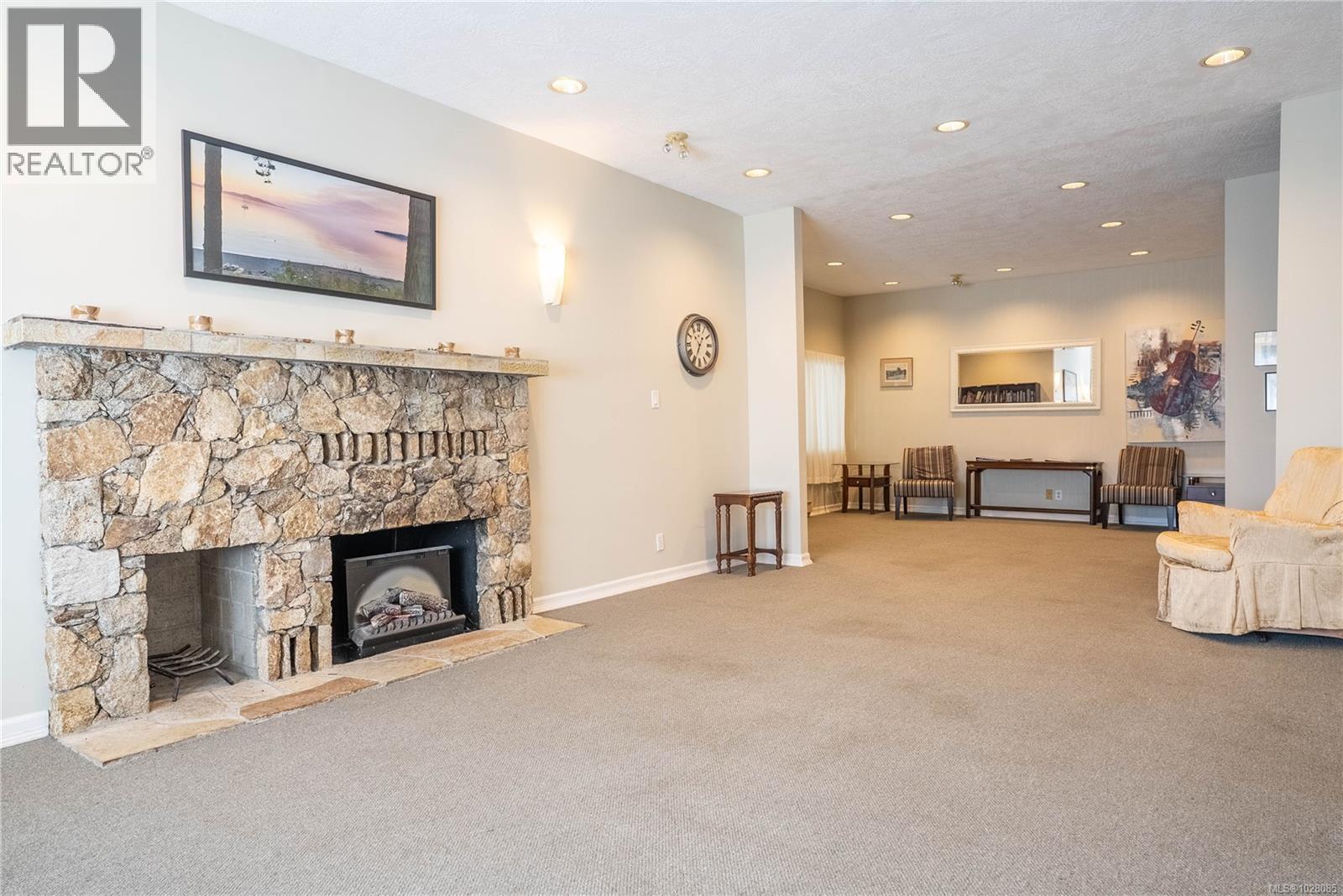 #306 5110 CORDOVA BAY RD - 50