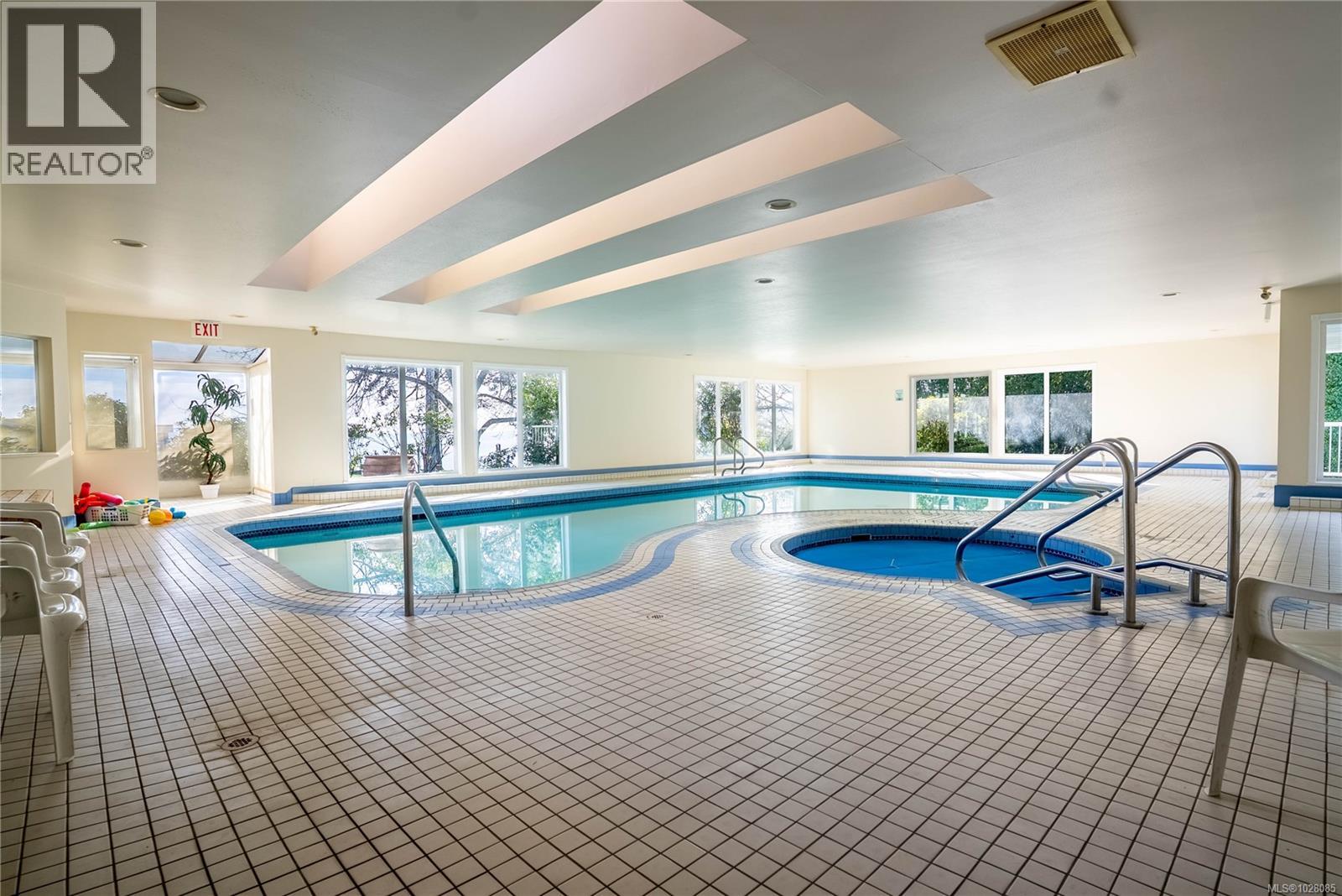 #306 5110 CORDOVA BAY RD - 46