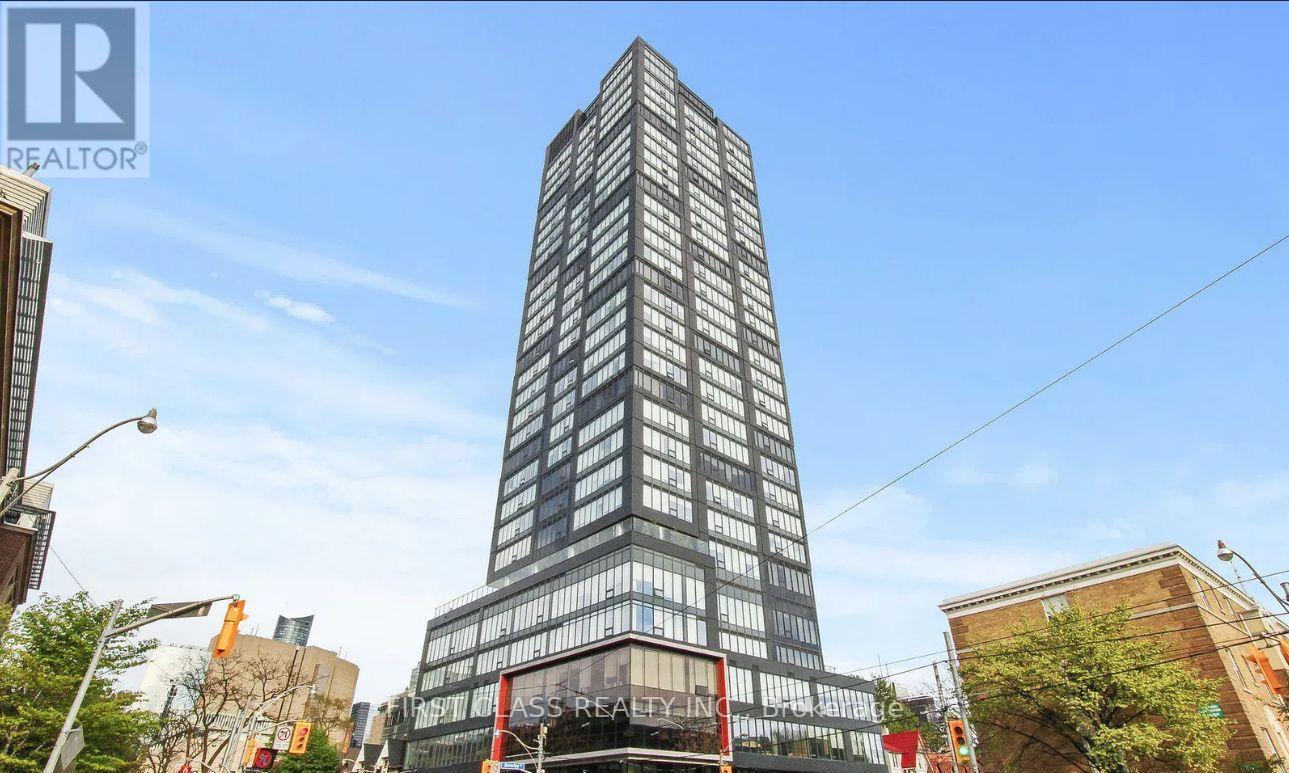 807 - 203 COLLEGE STREET