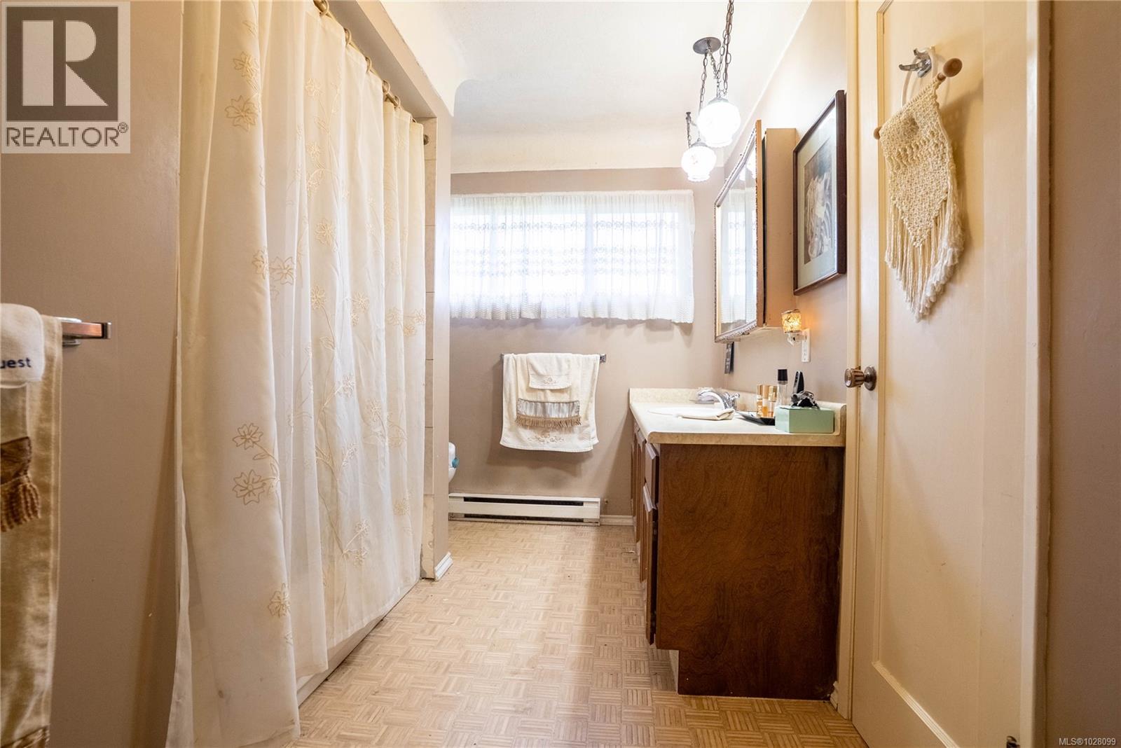 3313 ROLSTON CRES - 20