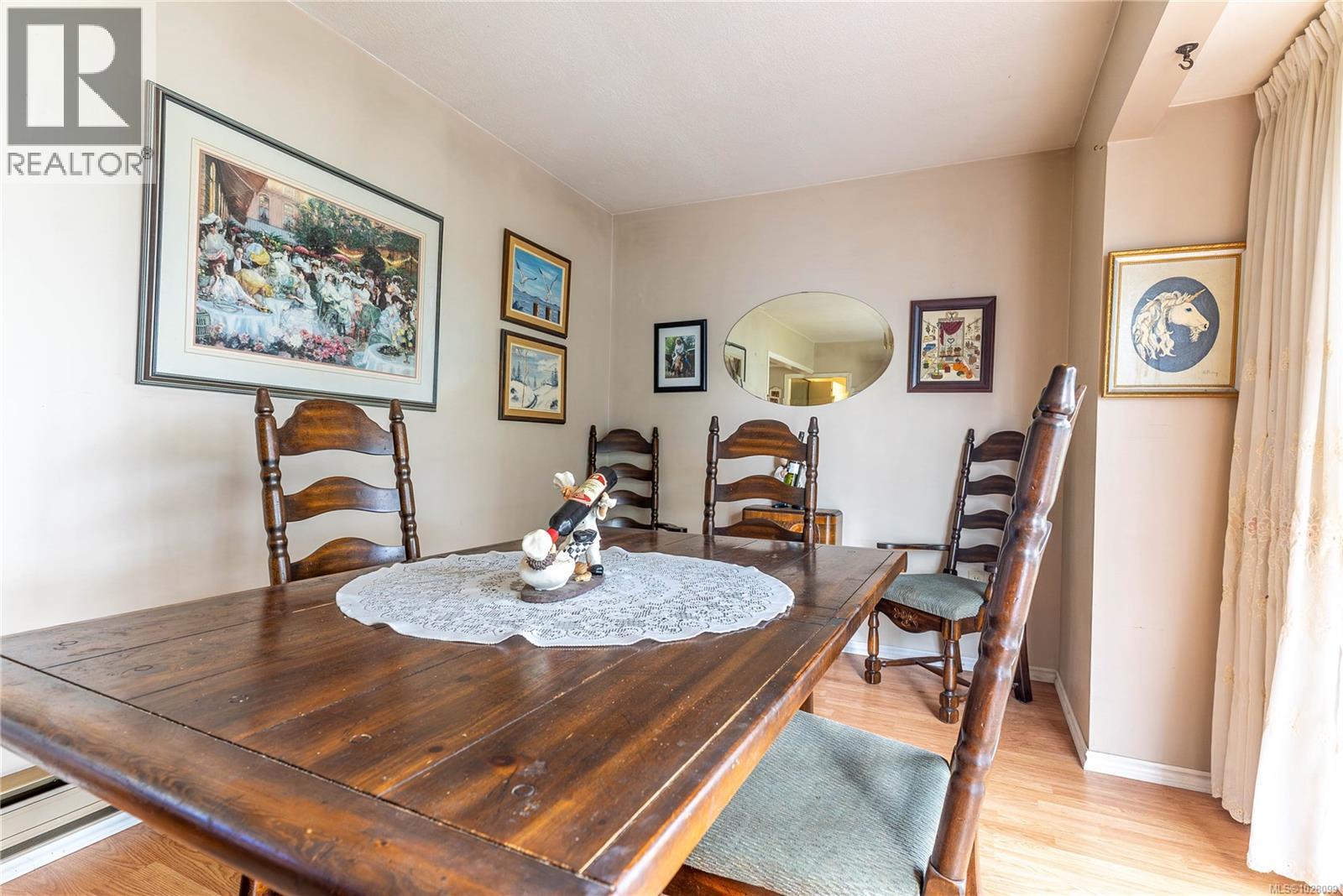 3313 ROLSTON CRES - 9