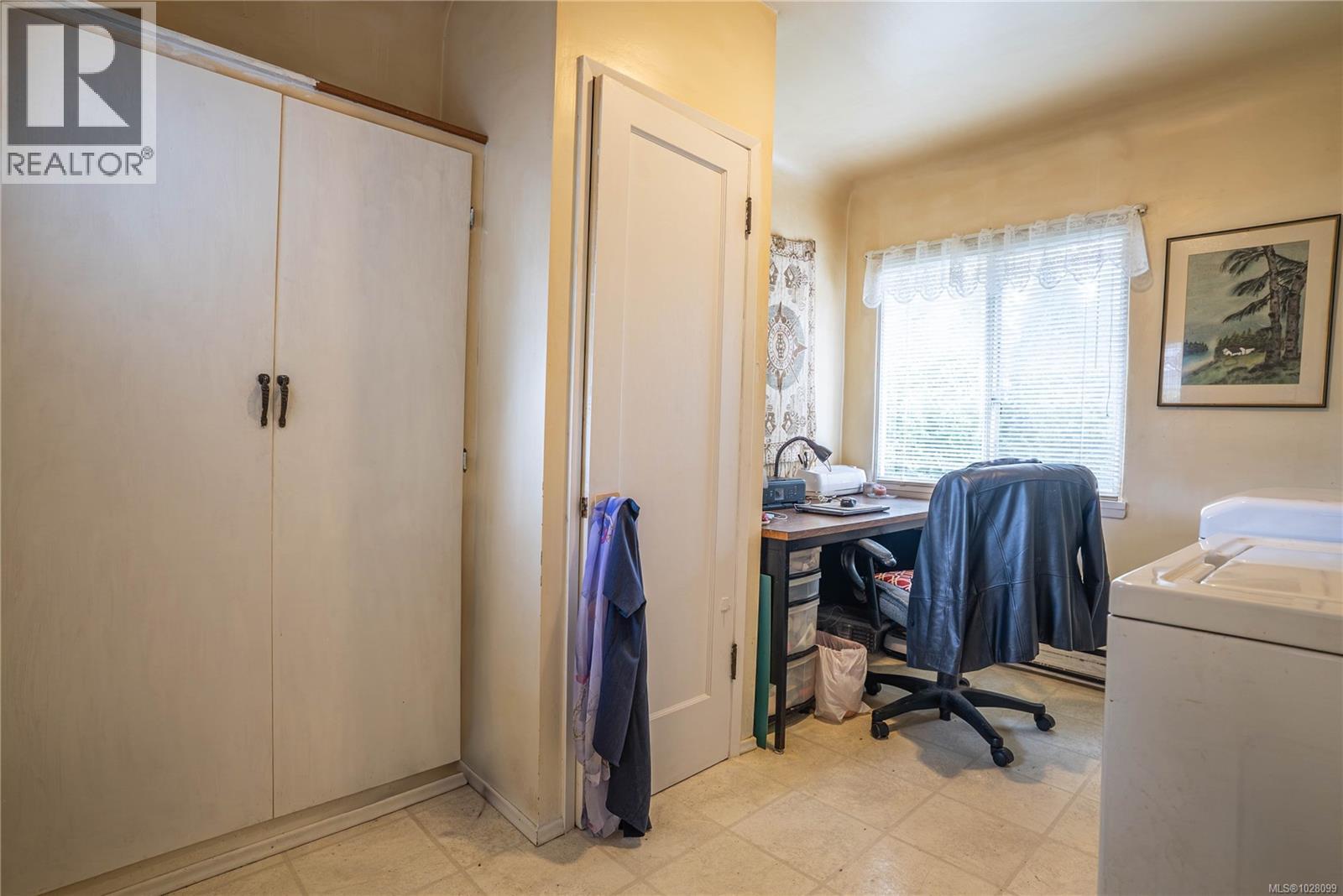 3313 ROLSTON CRES - 23