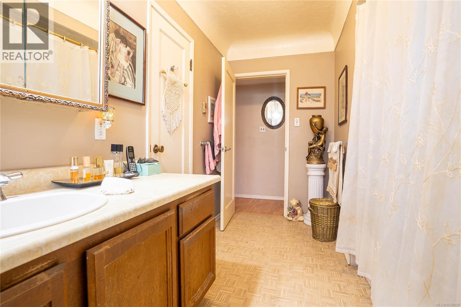 3313 ROLSTON CRES - 21