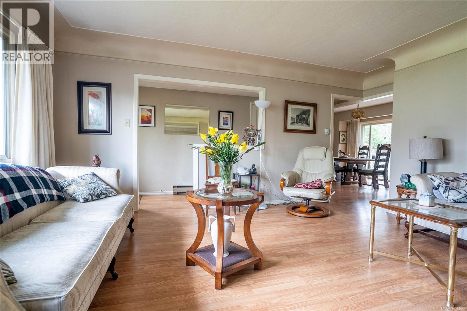 3313 ROLSTON CRES - 4