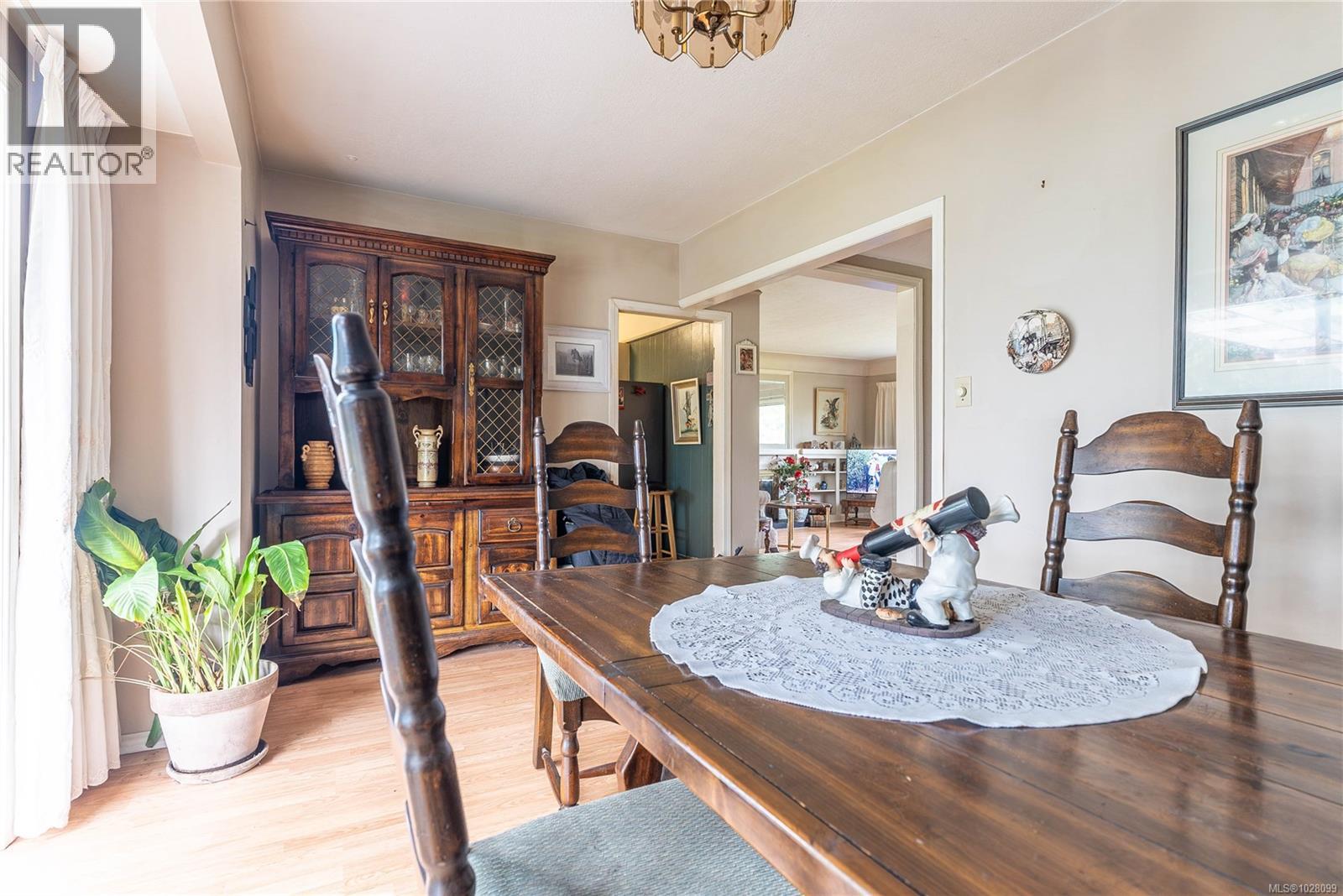 3313 ROLSTON CRES - 8