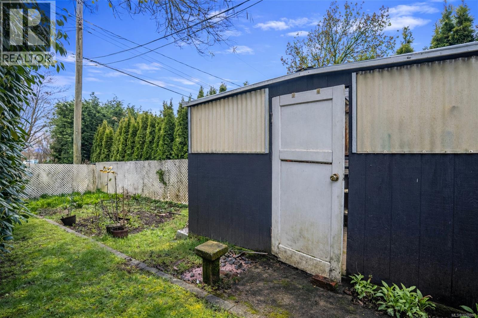 3313 ROLSTON CRES - 31