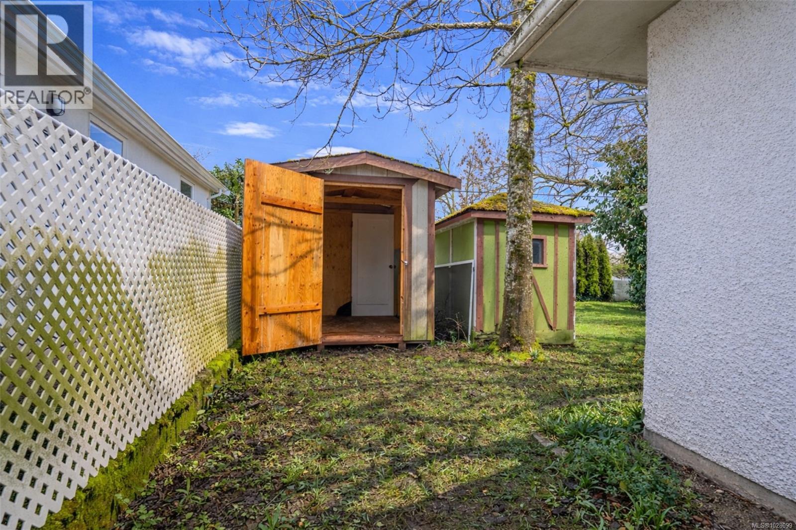 3313 ROLSTON CRES - 30