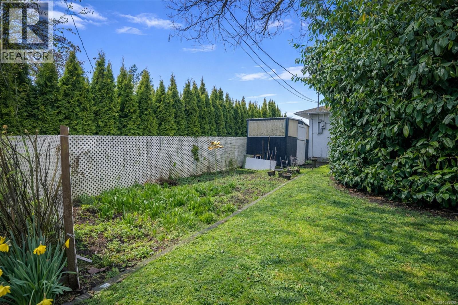 3313 ROLSTON CRES - 34