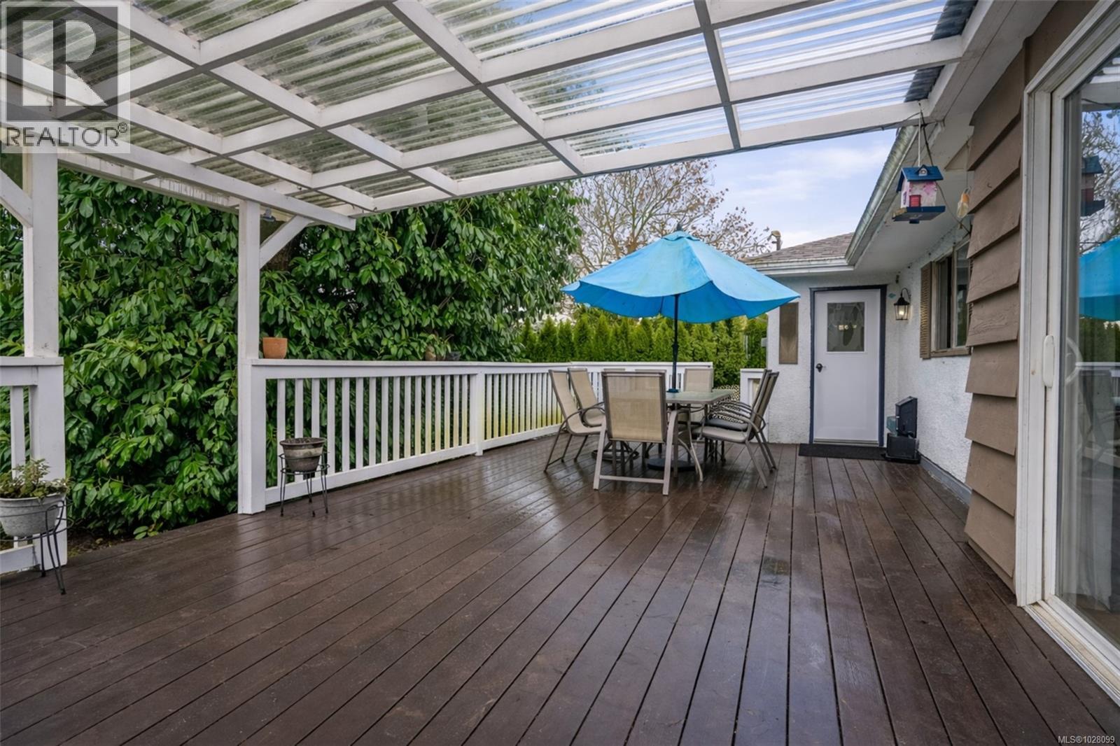 3313 ROLSTON CRES - 24