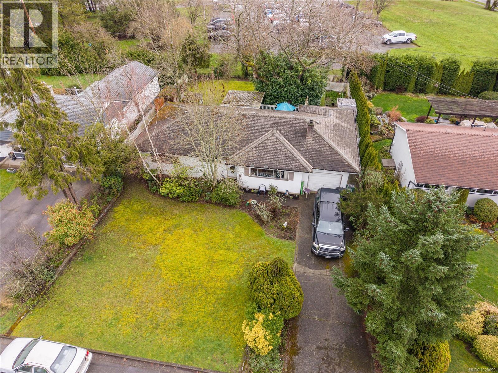 3313 ROLSTON CRES - 32