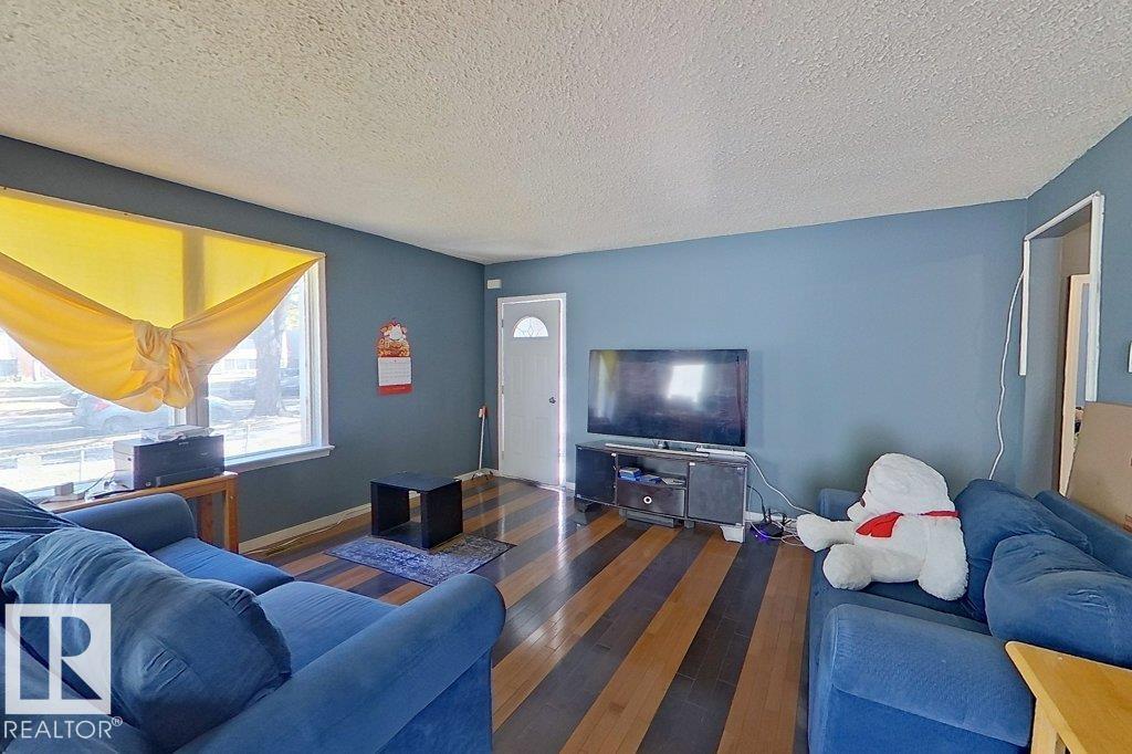 10722 106 ST NW - 8