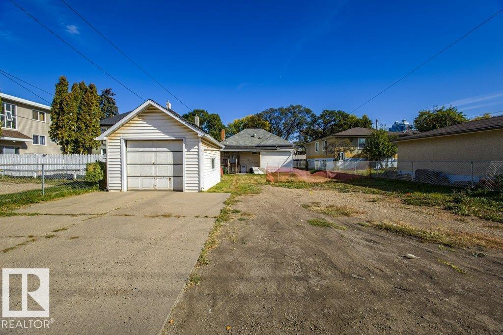 10722 106 ST NW - 22