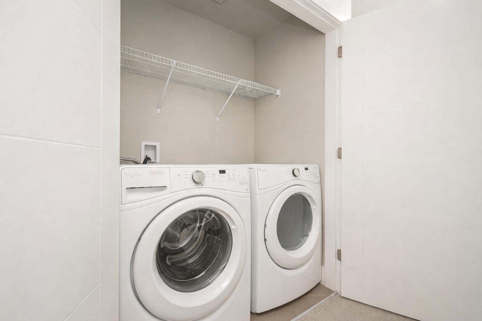 8 1938 NORTH PARALLEL ROAD, Abbotsford