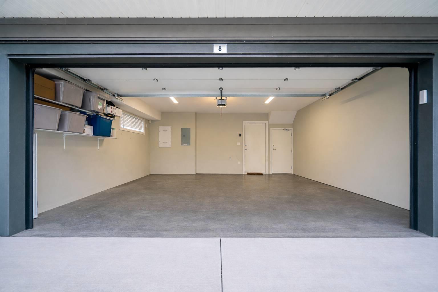 8 1938 NORTH PARALLEL ROAD, Abbotsford