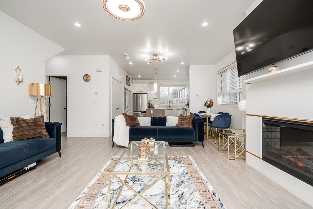 8 1938 NORTH PARALLEL ROAD, Abbotsford