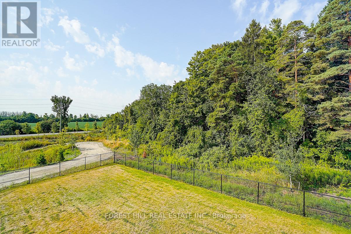 21 DOROTHY CAINE CRESCENT - 40