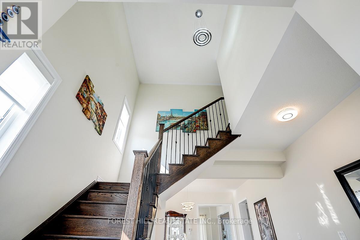 21 DOROTHY CAINE CRESCENT - 5
