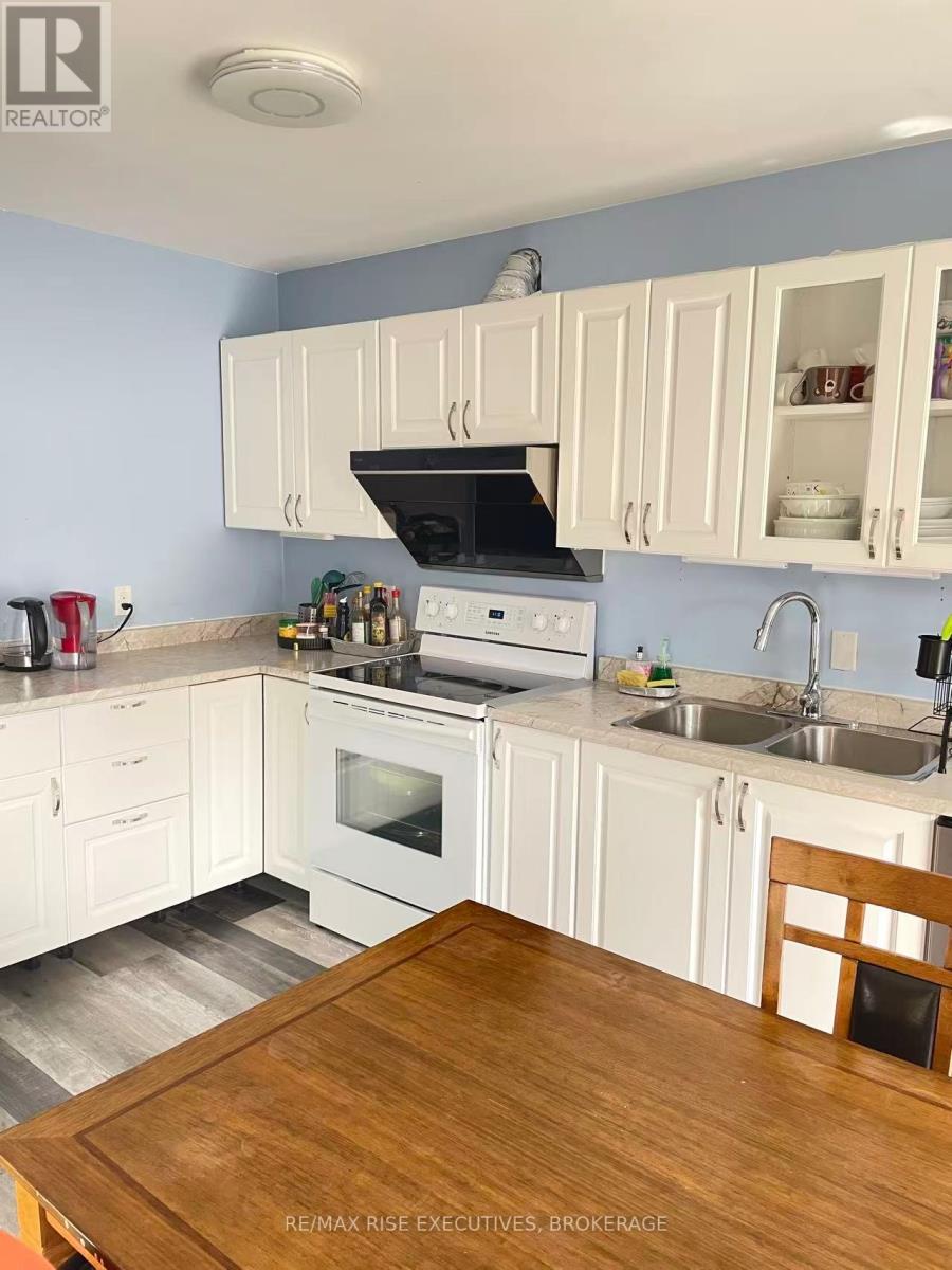 1344 THORNWOOD CRESCENT - 8