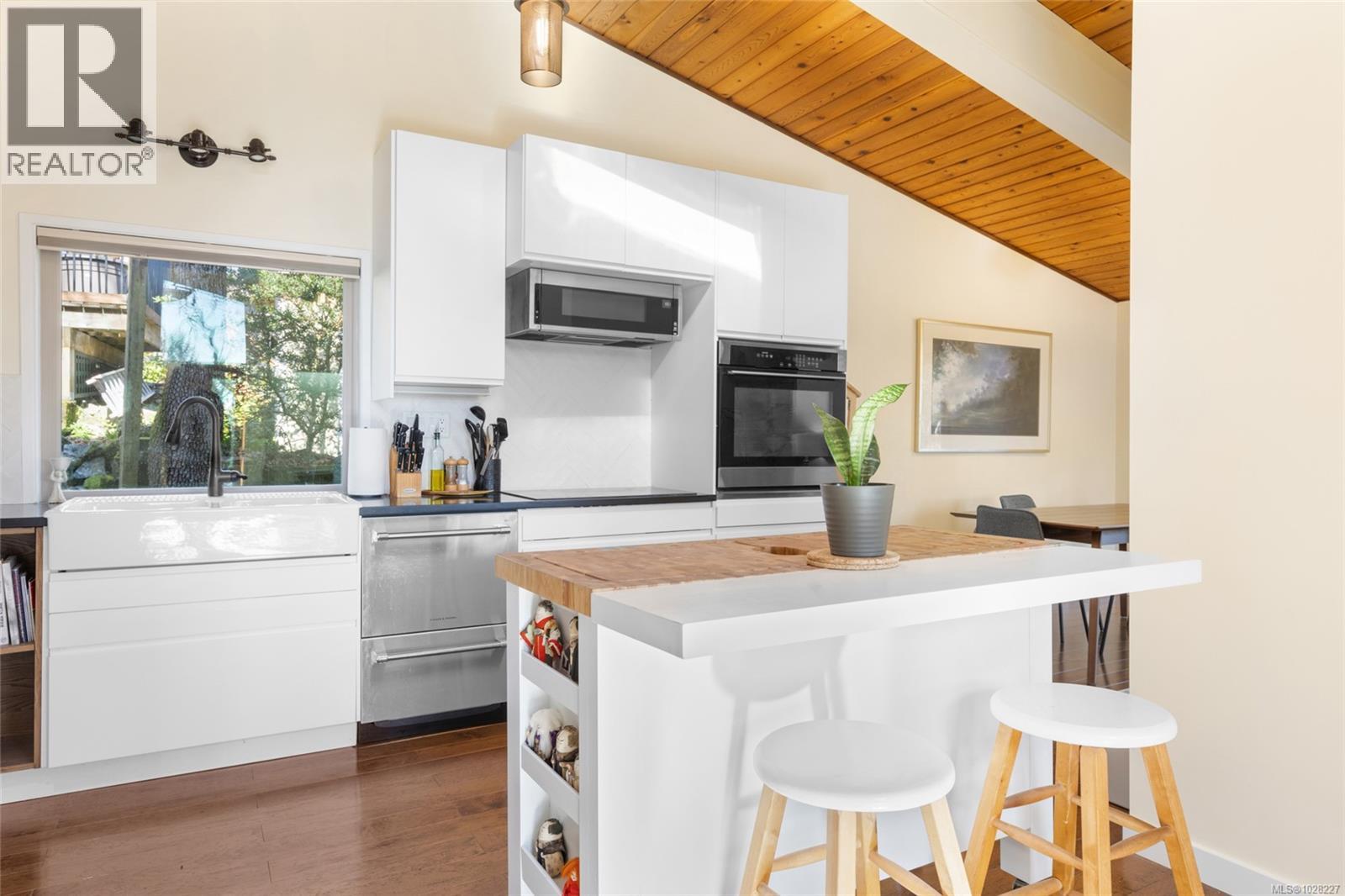  3379 Connorton Lane, Saanich