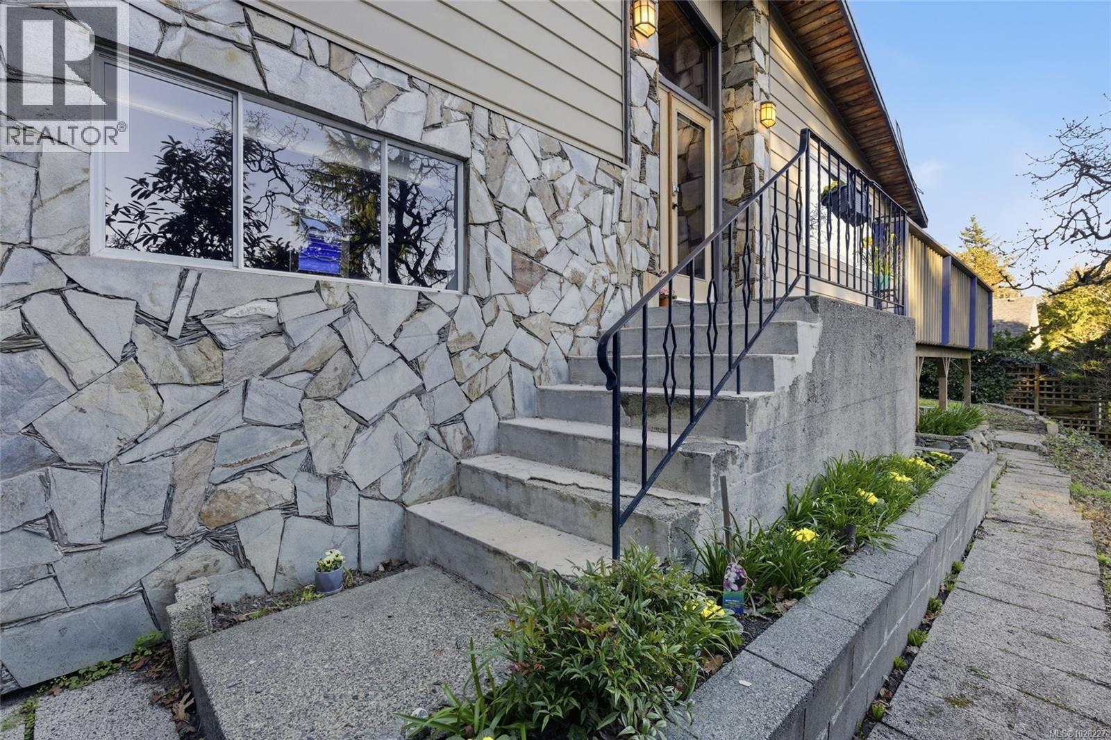  3379 Connorton Lane, Saanich