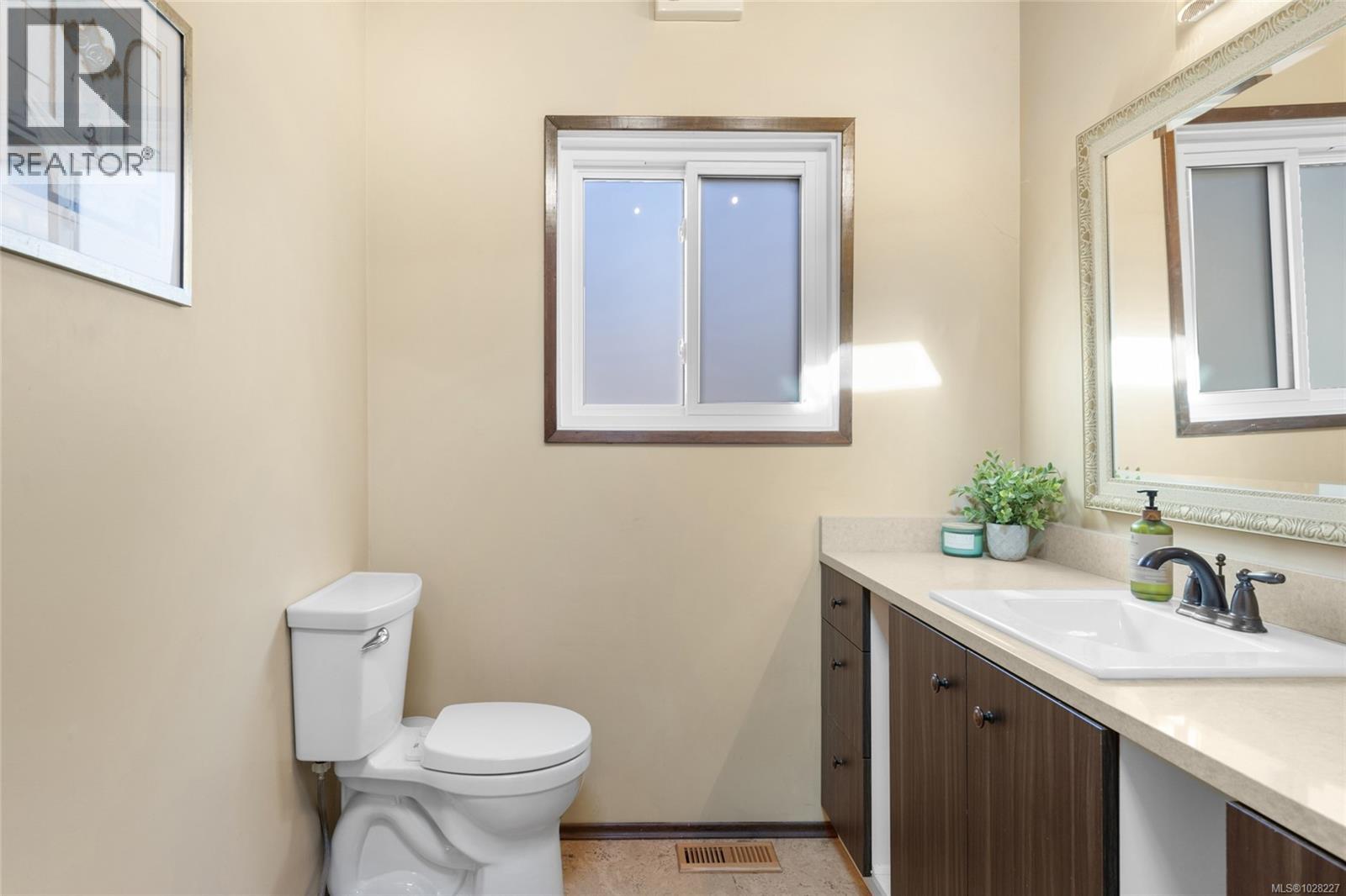  3379 Connorton Lane, Saanich