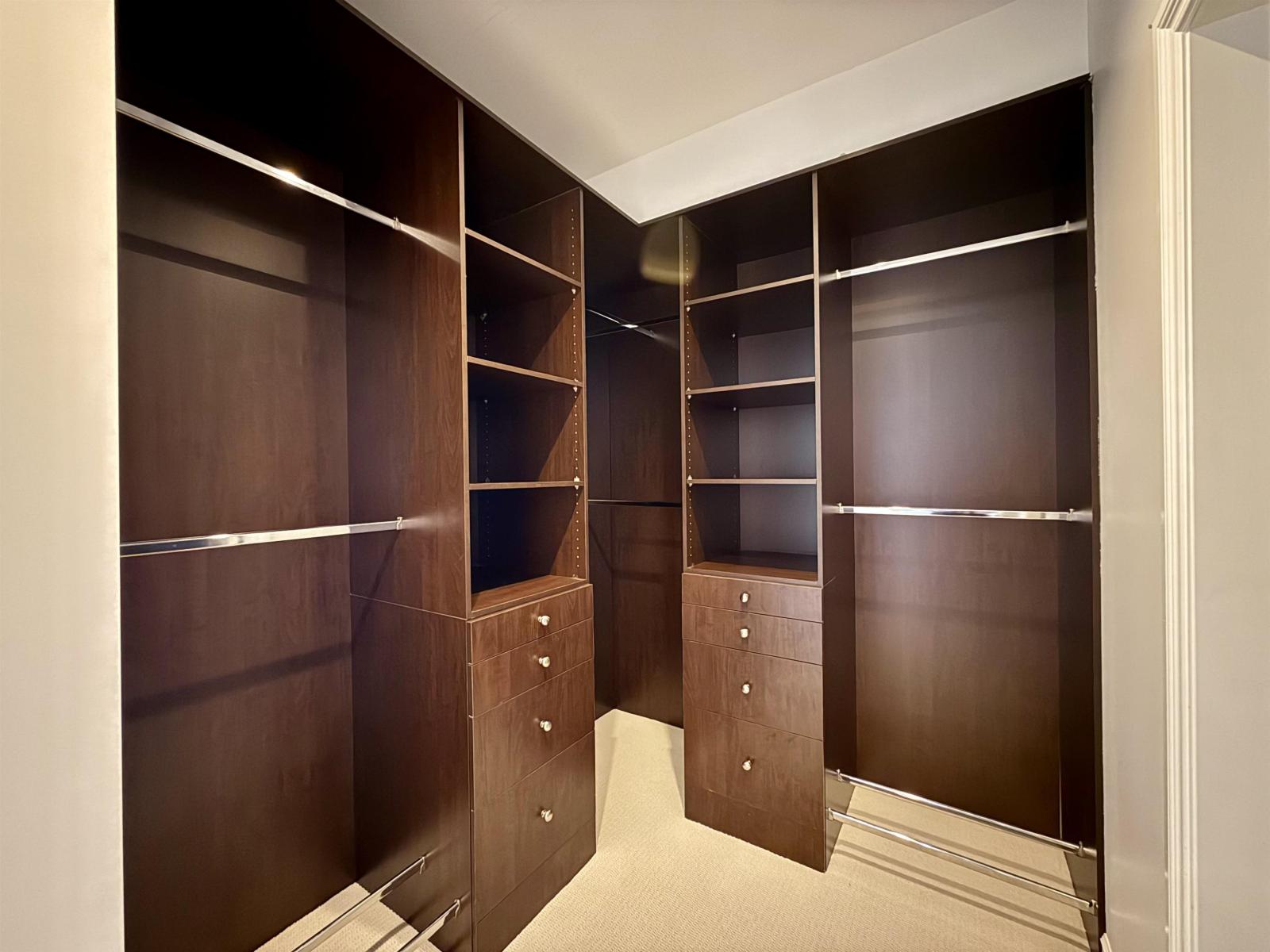 A222 33755 7TH AVENUE, Mission