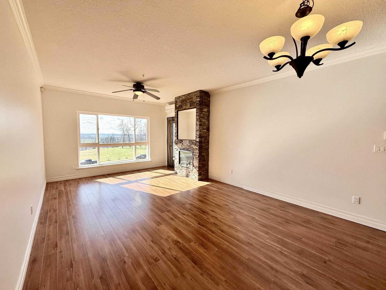 A222 33755 7TH AVENUE, Mission