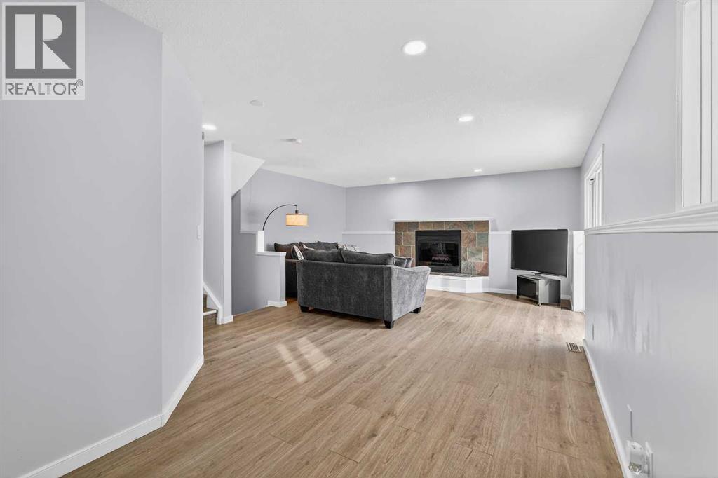 Single Family House 4 Level for Sale in  Deersaxon Circle SE Deer Run Calgary 