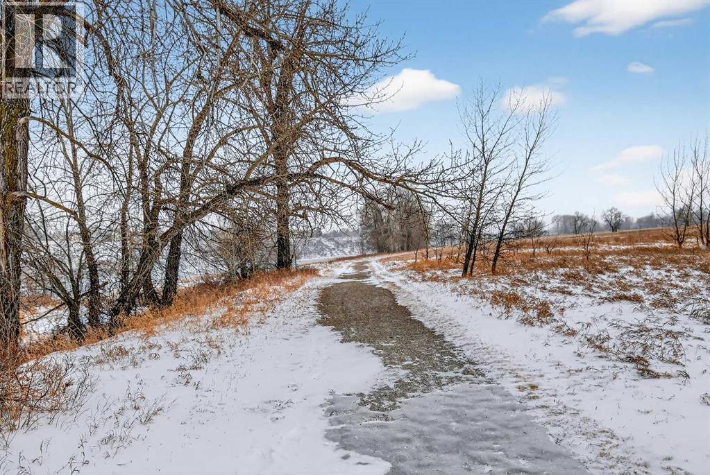 Single Family House 4 Level for Sale in  Deersaxon Circle SE Deer Run Calgary 