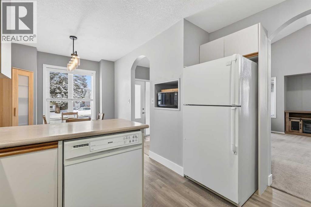 Single Family House 4 Level for Sale in  Deersaxon Circle SE Deer Run Calgary 